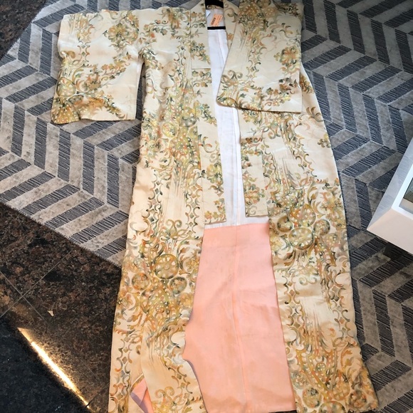 Kimono 👘 - Picture 1 of 3
